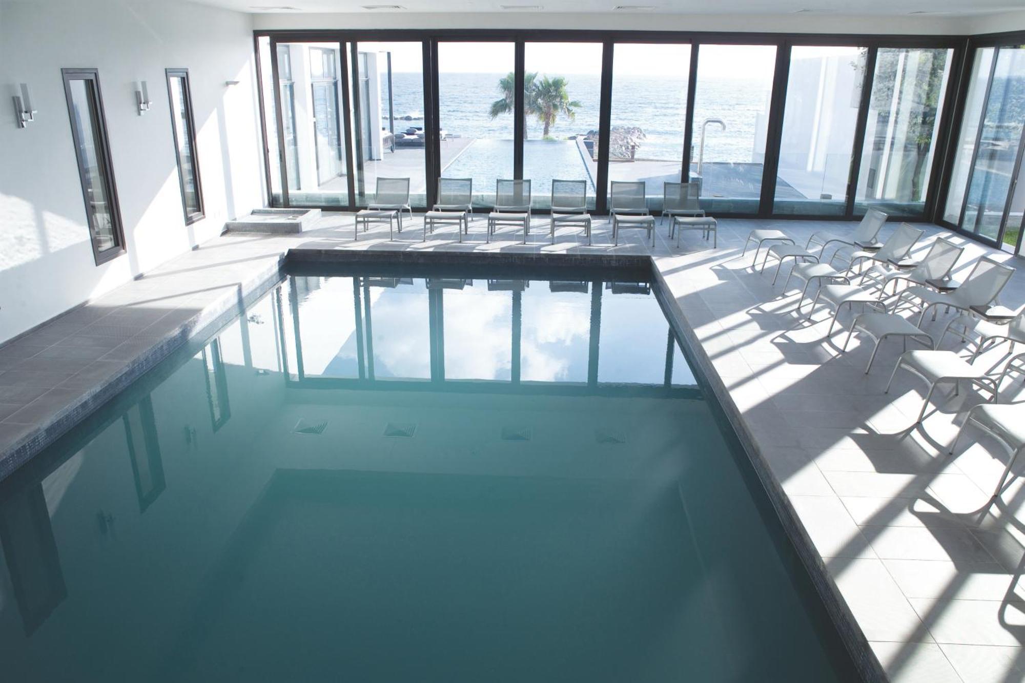 Almyra Hotel Paphos Ngoại thất bức ảnh The pool at the Hotel du Lac