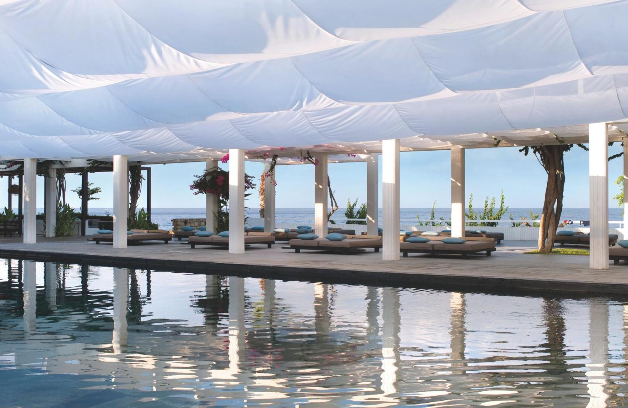 Almyra Hotel Paphos Ngoại thất bức ảnh The beach club at the resort