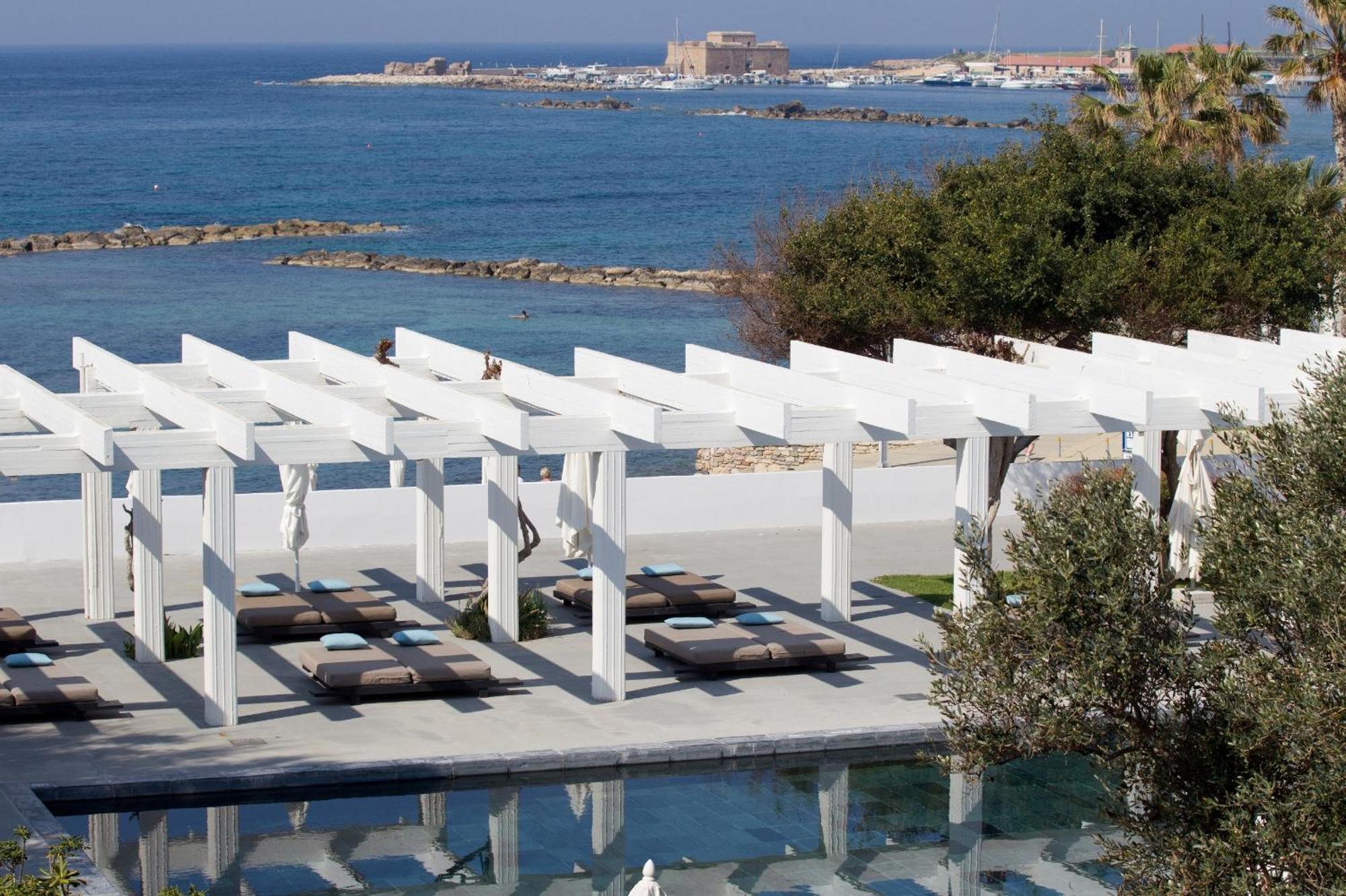 Almyra Hotel Paphos Ngoại thất bức ảnh The beach at the hotel
