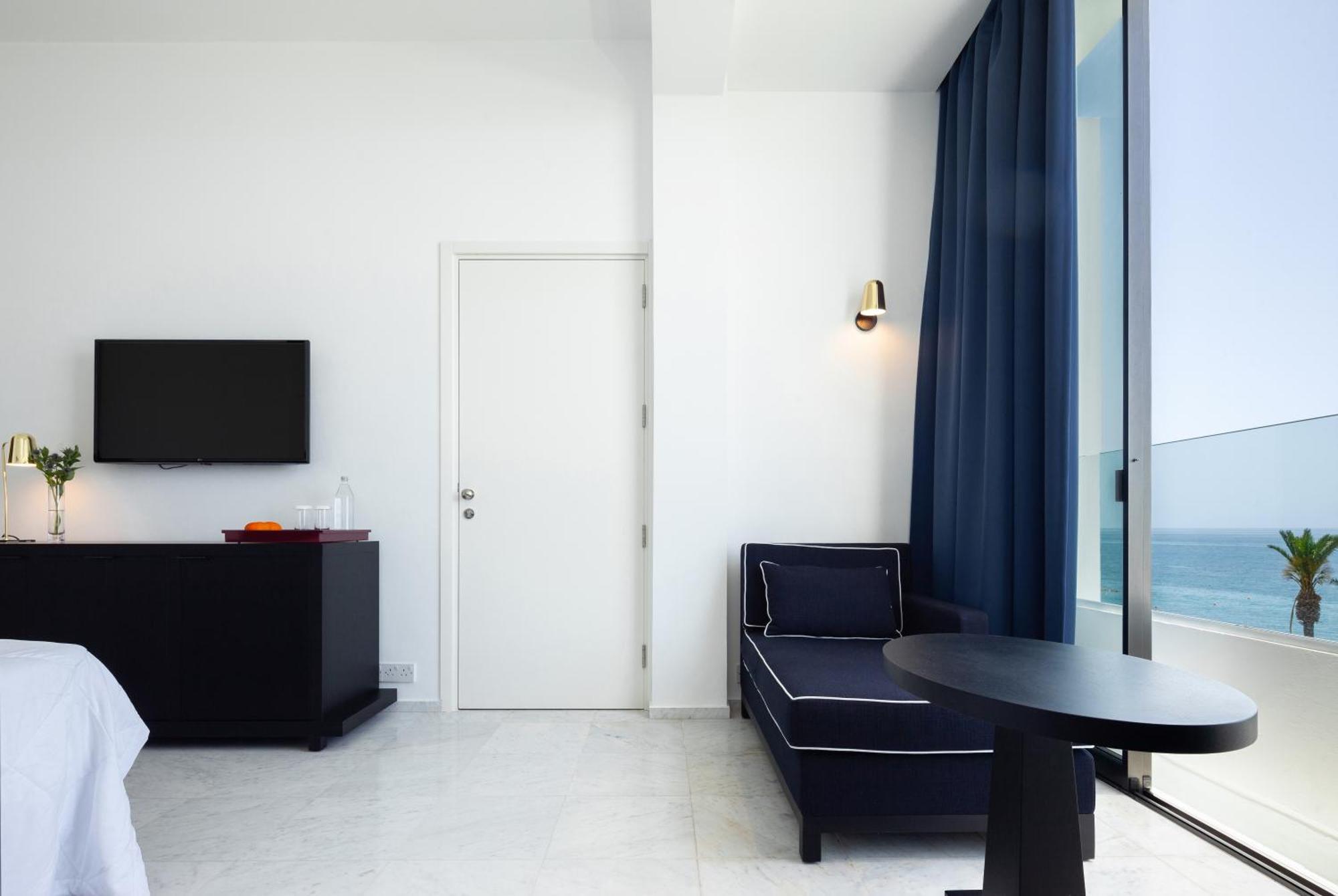 Almyra Hotel Paphos Ngoại thất bức ảnh