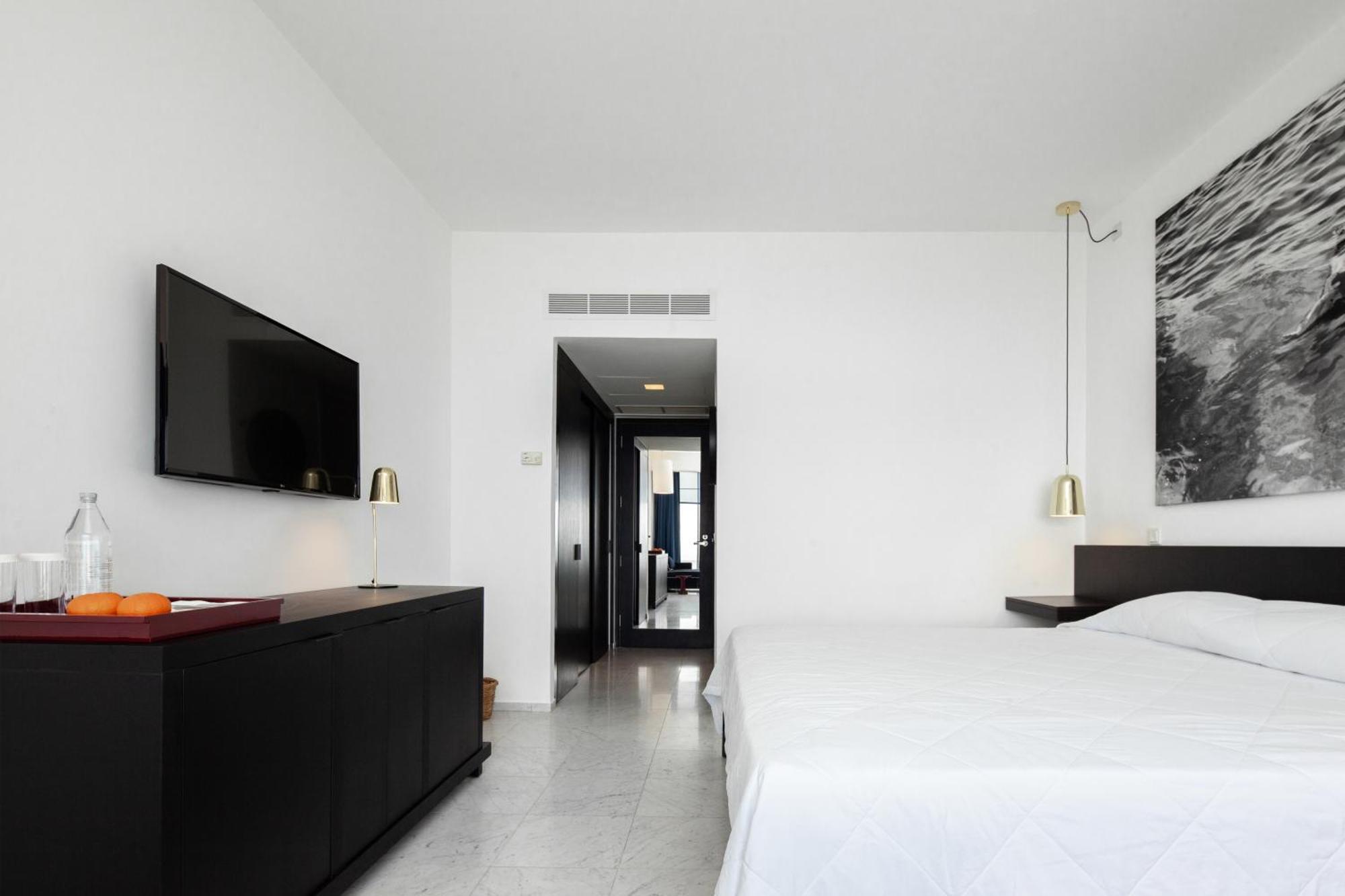 Almyra Hotel Paphos Ngoại thất bức ảnh
