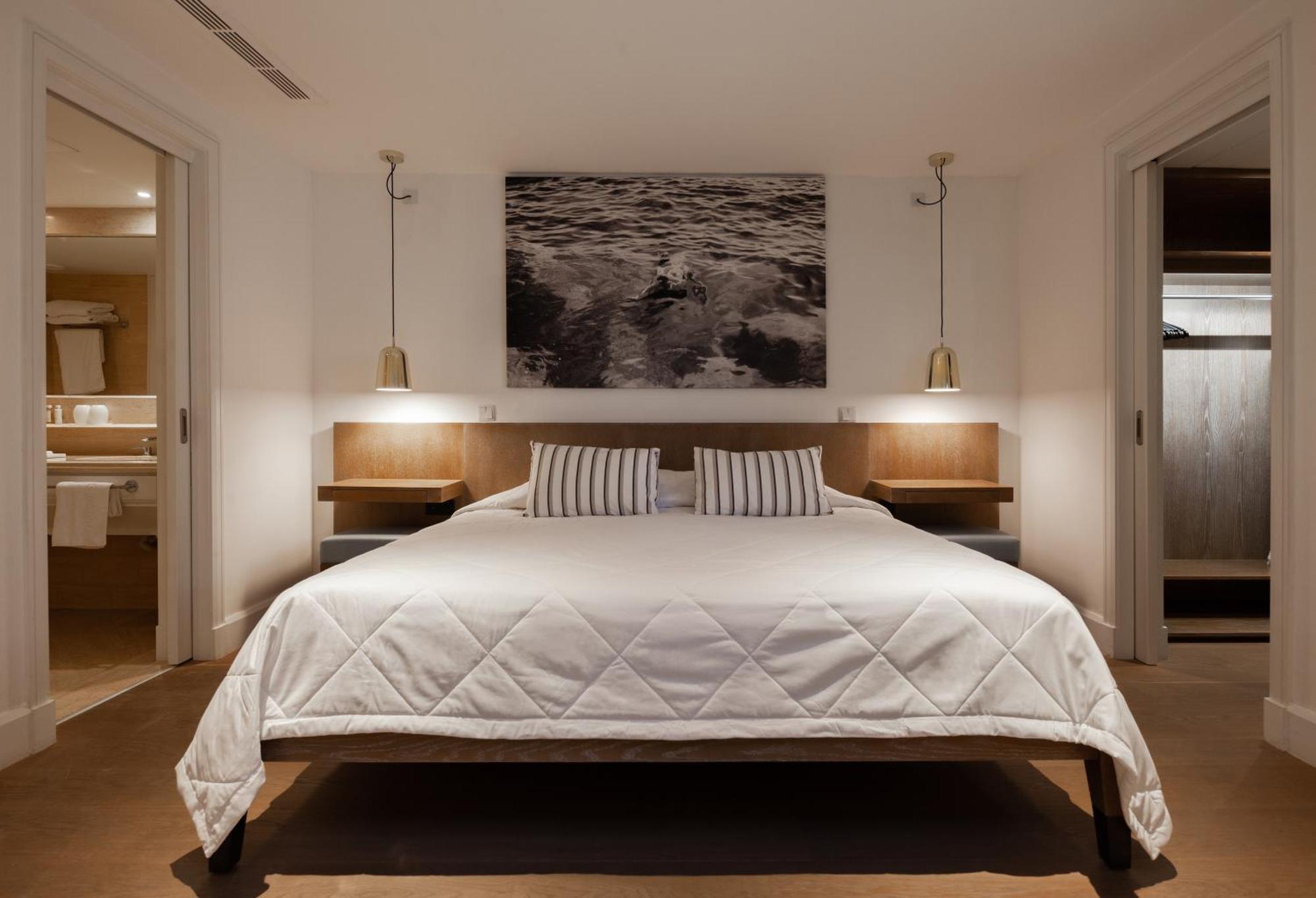 Almyra Hotel Paphos Ngoại thất bức ảnh